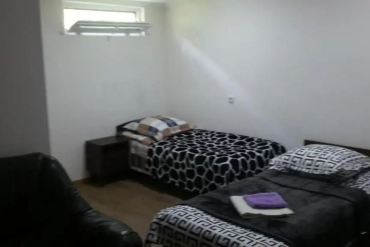 Room 4 of 11