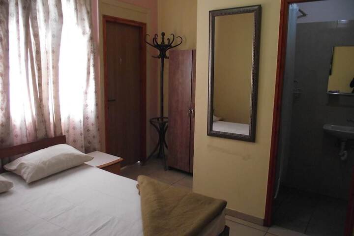 Room 4 of 19