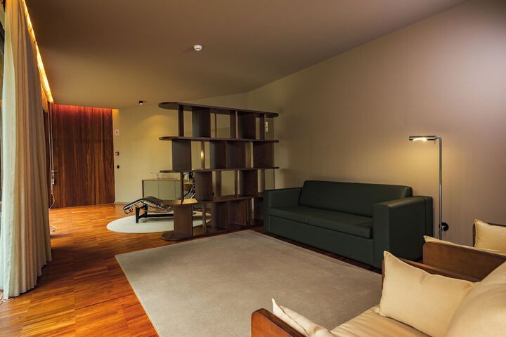 Room 44 of 126