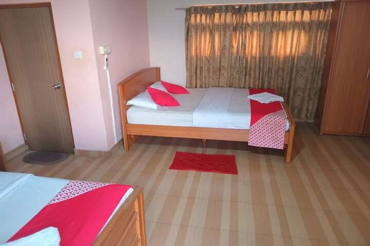 Room 9 of 13