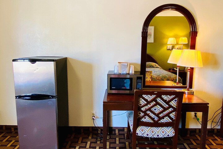Room 12 of 26