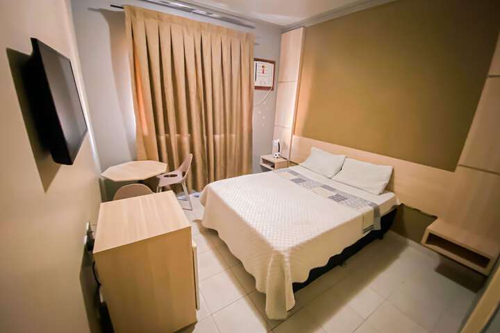 Room 8 of 11