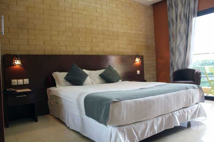Room 8 of 47