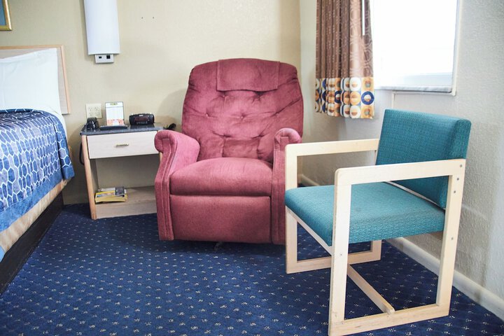 Room 6 of 27
