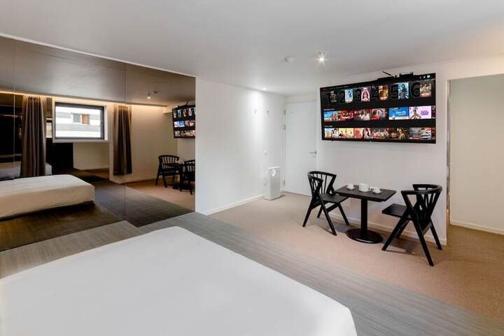 Room 11 of 177