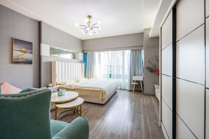 Room 9 of 65