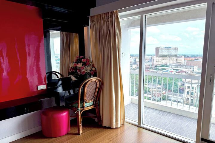 Room 8 of 130