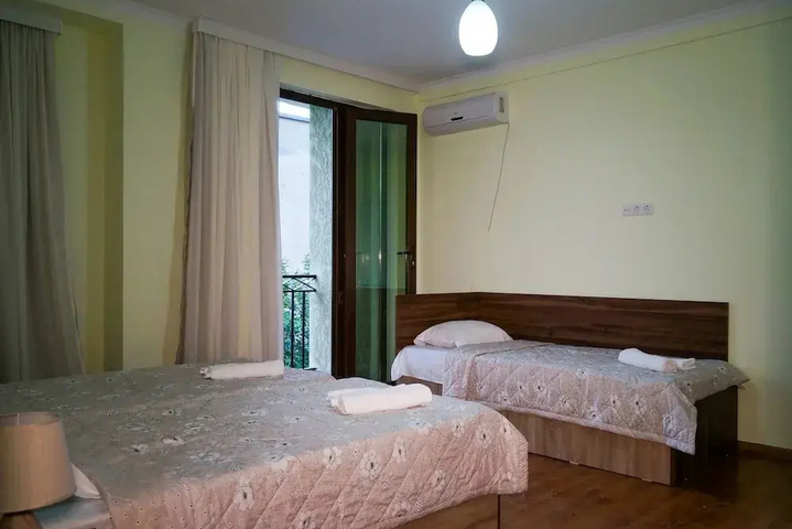 Room 3 of 12