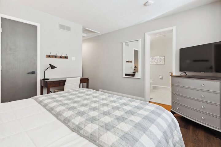 Room 67 of 402