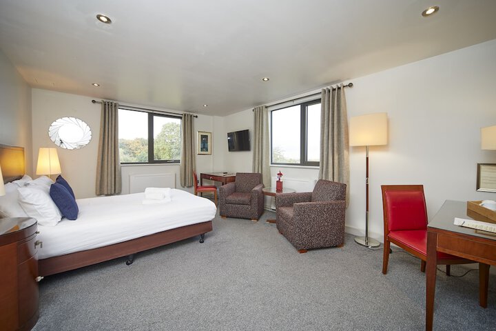 Room 6 of 24