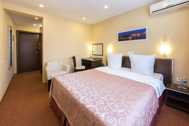 Room 4 of 50