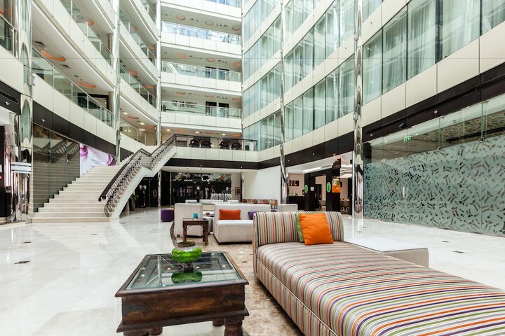 Entrance & Lobby