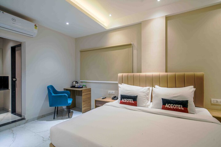 Room 18 of 33