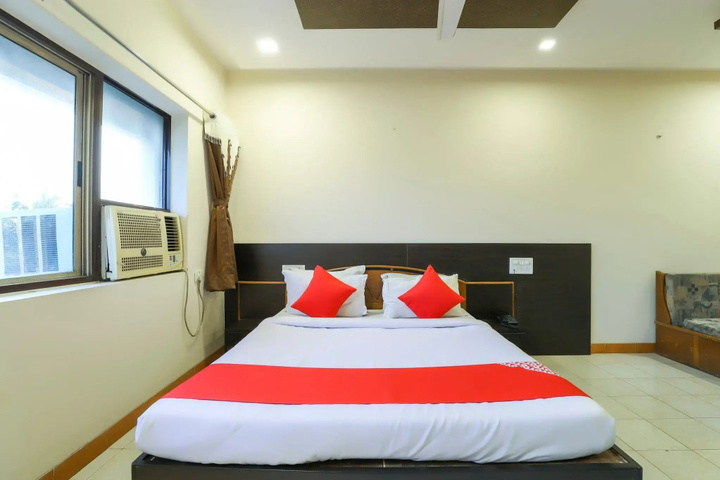 Room 4 of 17