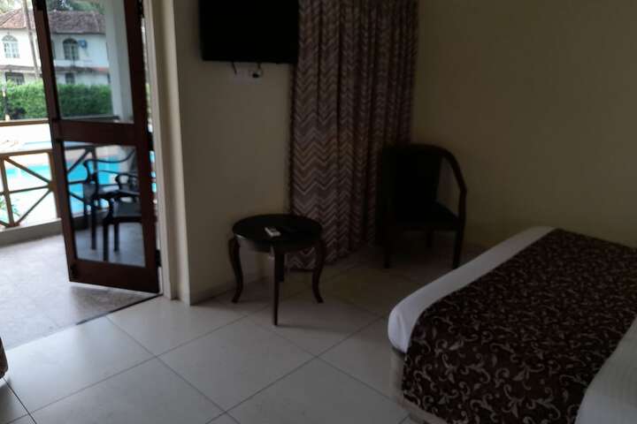 Room 8 of 64