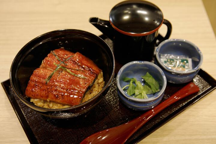 Dining 39 of 48