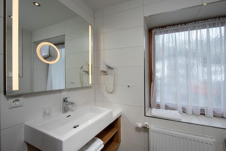 Room 30 of 54