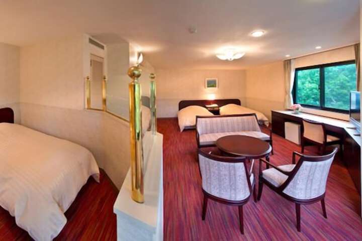Room 10 of 63