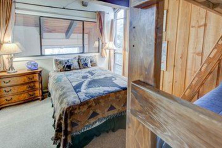 Room 4 of 19
