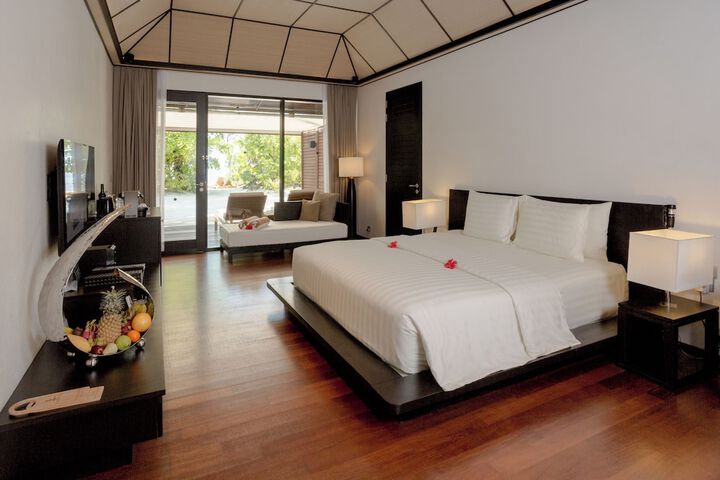 Room 30 of 200