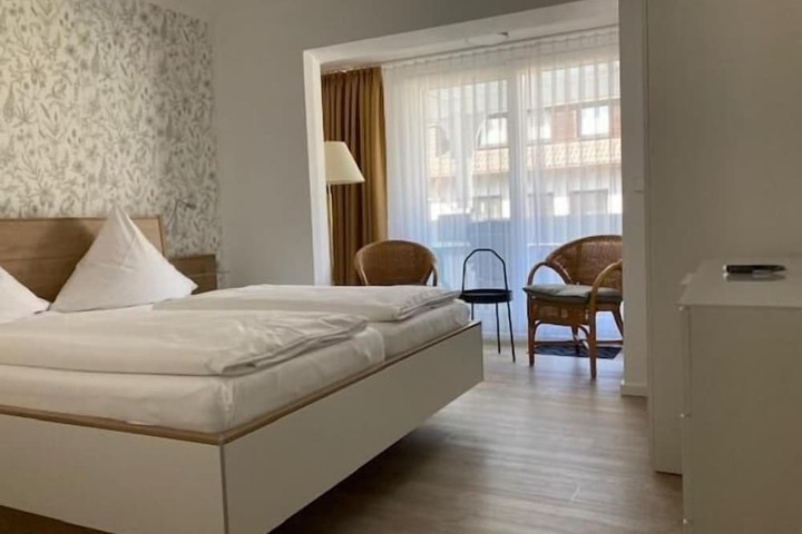 Room 10 of 63