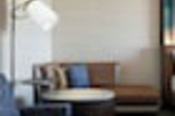 Room 35 of 285