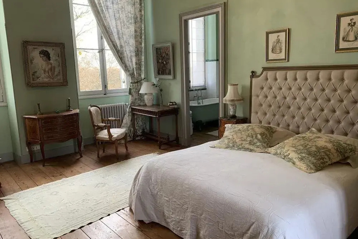 Room 3 of 15