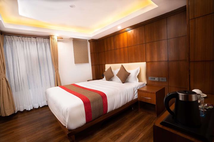 Room 15 of 105
