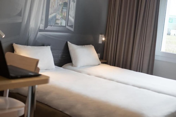 Room 12 of 42