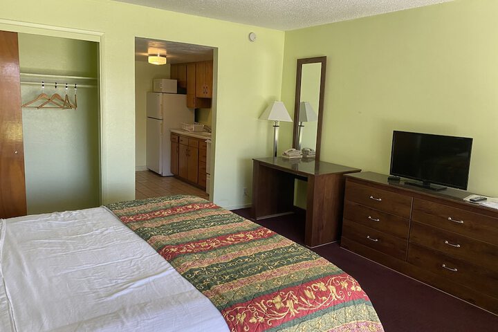 Room 8 of 31