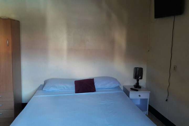 Room 5 of 40