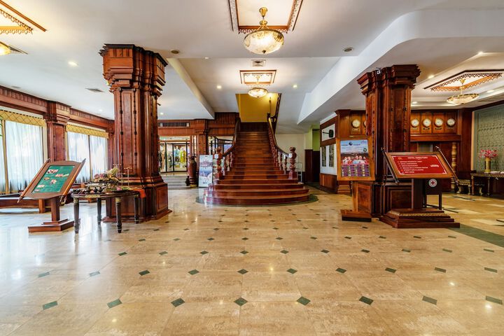 Guest Lobby