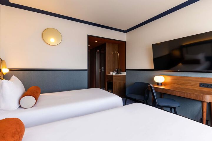 Room 16 of 78