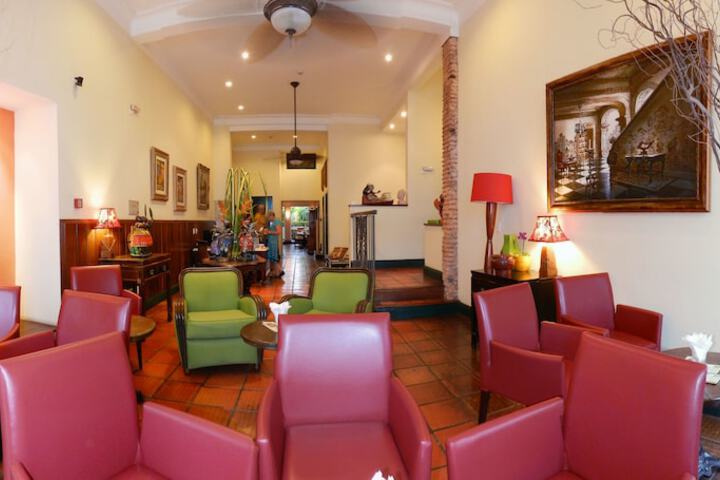 Entrance & Lobby