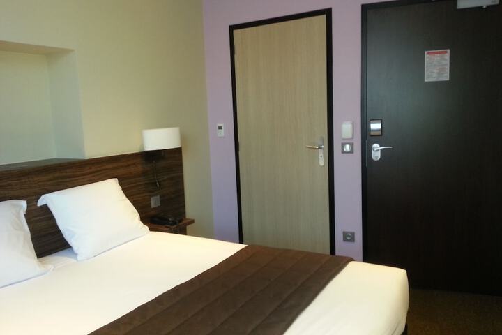 Room 16 of 41