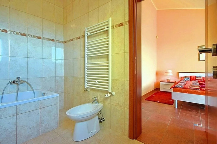 Room 8 of 20