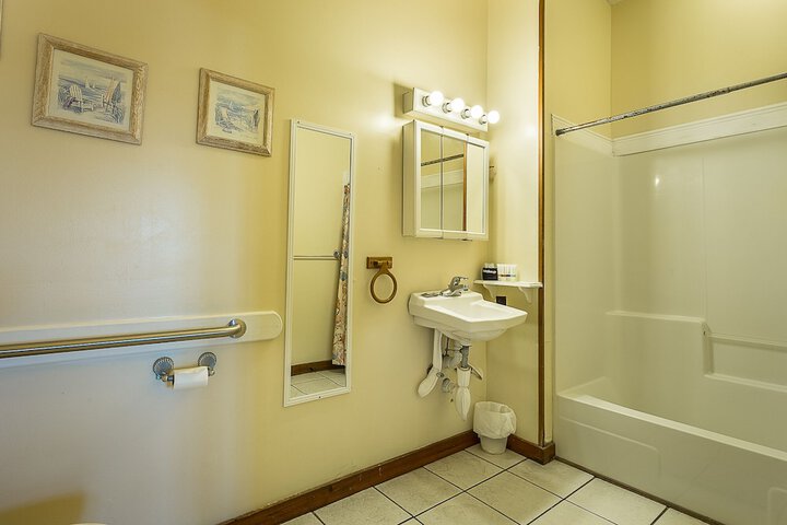 Room 60 of 76