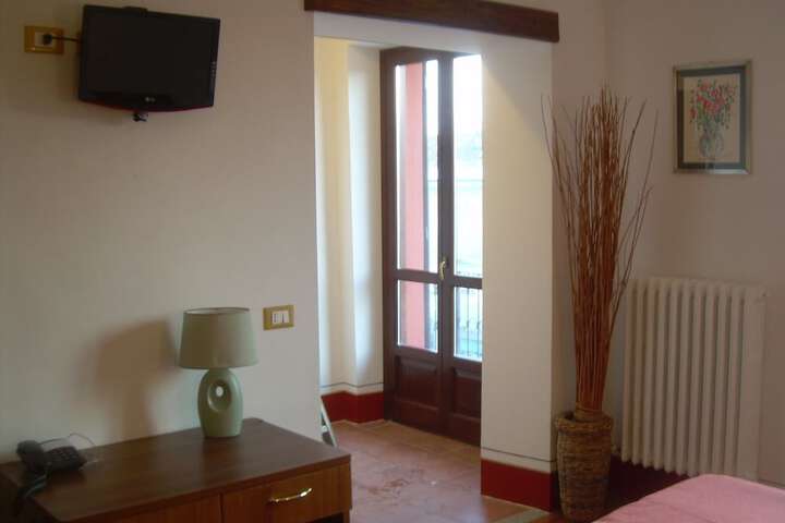 Room 9 of 114
