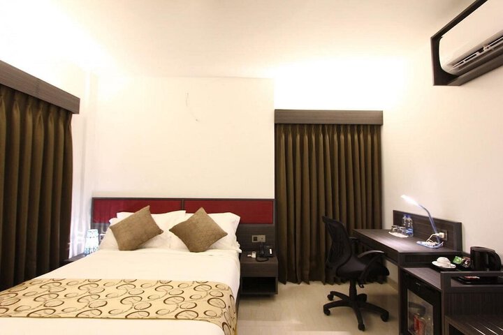 Room 6 of 19