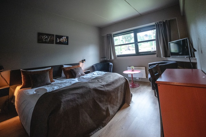 Room 26 of 76