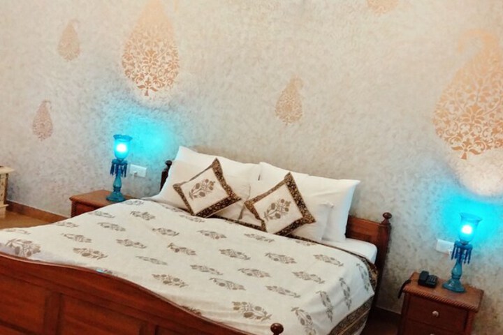 Room 27 of 61