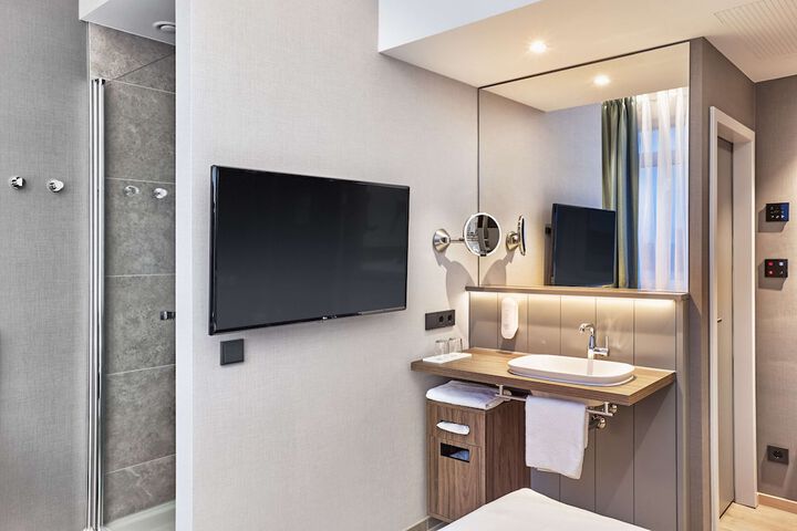 Room 20 of 34
