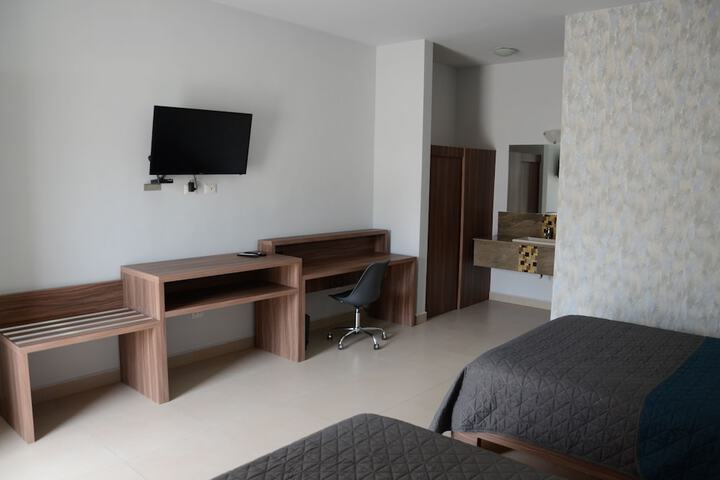 Room 6 of 13