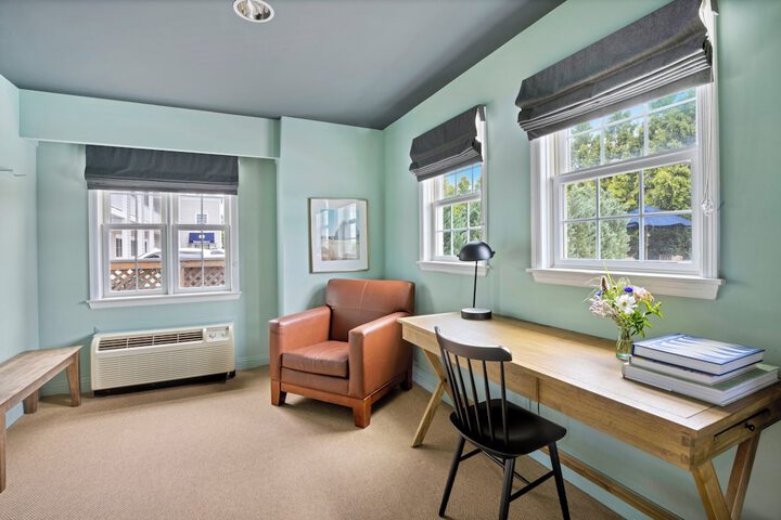 1 King Bed Partial Harbour View Balcony (14 of 42)