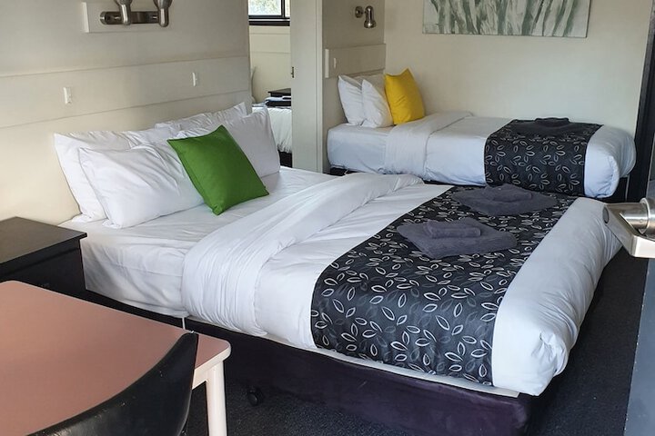 Room 9 of 42