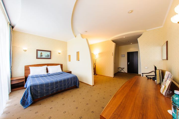 Room 6 of 74