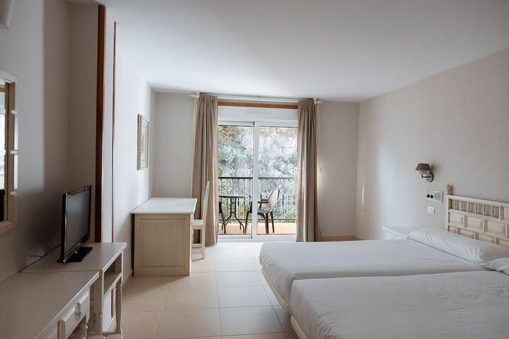 Room 9 of 26