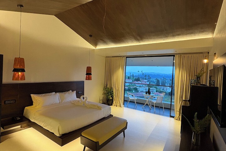 Room 27 of 90