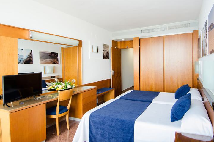 Room 4 of 75