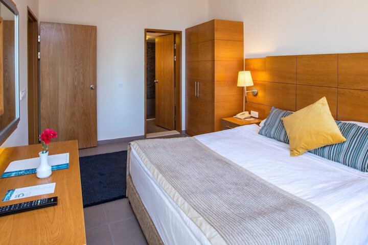 Room 26 of 152